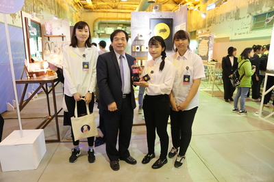 NEWS-文創系第九屆畢業展-鑽漏洞 文創園區展開圖片