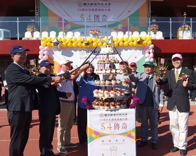 媒體報導-QS亞洲排名創佳績！ 勤益科大54週年校慶校友力挺母校捐贈公務車圖片